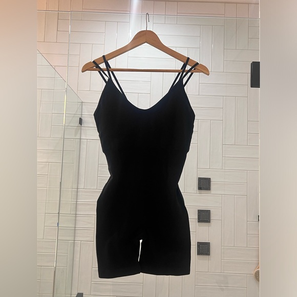 Urban social onesie romper - Picture 3 of 4